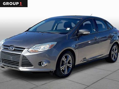 Used 2014 Ford Focus SE w/ SE Sport Package image 1