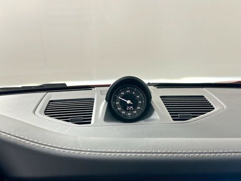 Used 2025 Porsche 911 Carrera RWD image 25