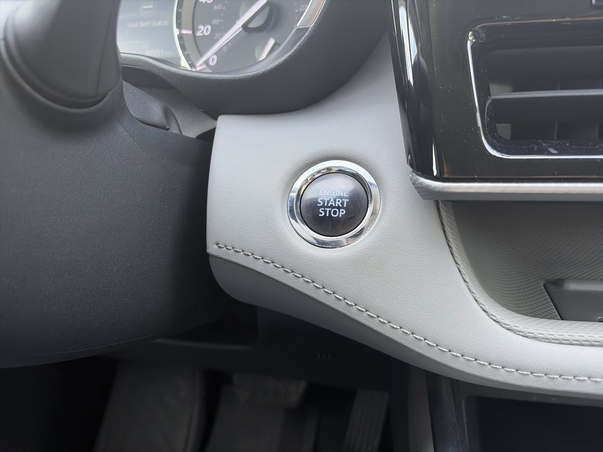 Used 2022 Toyota Highlander Platinum AWD/4WD image 18