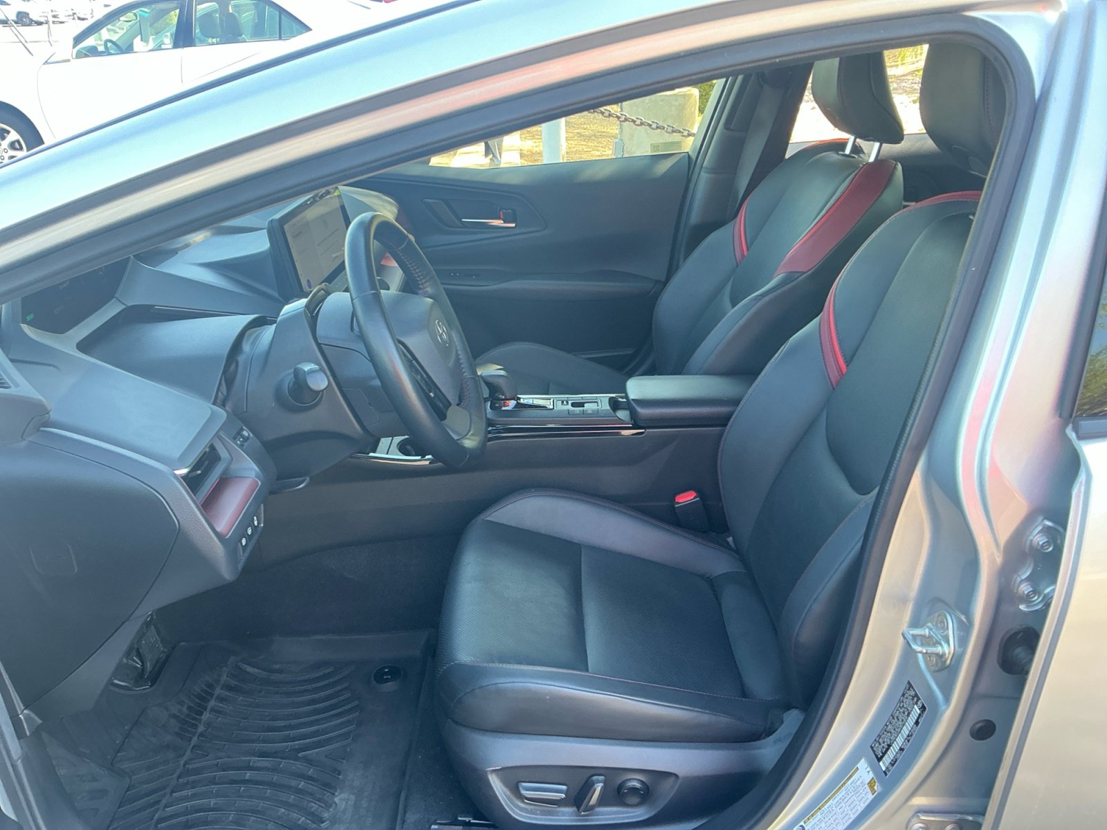 Used 2024 Toyota Prius Prime FWD image 14