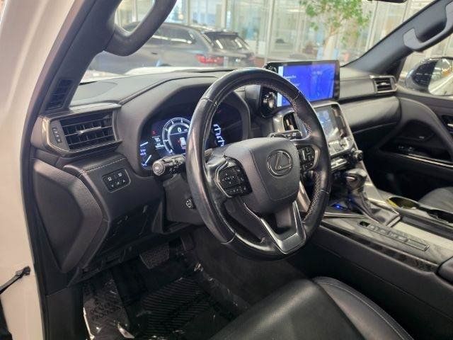 Used 2023 Lexus LX 600 4WD w/ Appearance Package image 13