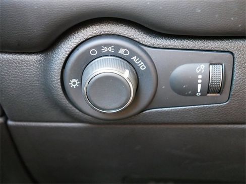 Used 2024 Dodge Durango SXT image 27