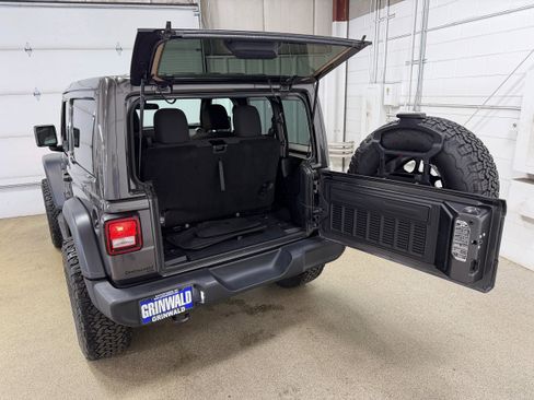 Used 2019 Jeep Wrangler Sport AWD/4WD image 29