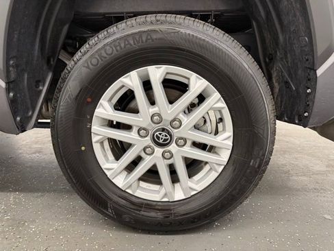 Certified 2025 Toyota Tundra SR5 AWD/4WD image 20