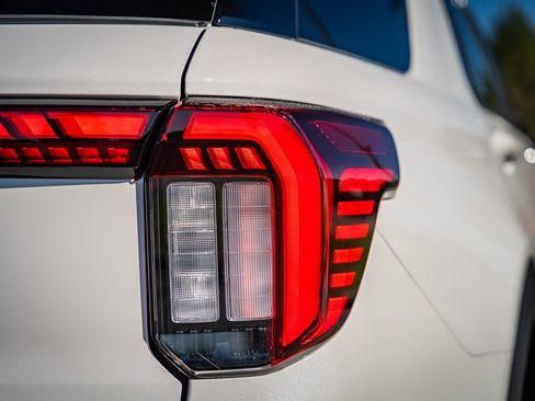 Certified 2025 Ford Explorer Active image 14