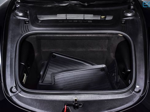 Used 2018 Porsche 911 Carrera S image 11