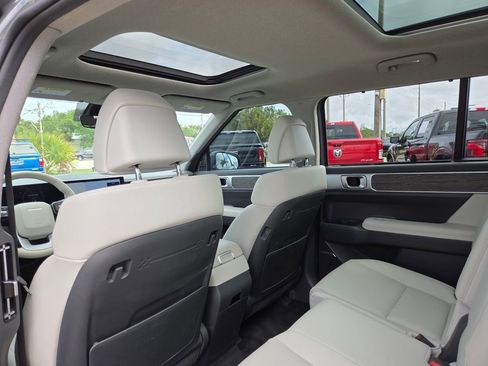 Used 2024 Hyundai Santa Fe Limited image 21