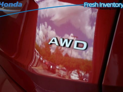 Used 2024 Nissan Rogue S AWD/4WD image 16