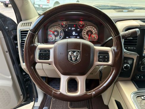 Used 2017 RAM 3500 Laramie Longhorn image 19