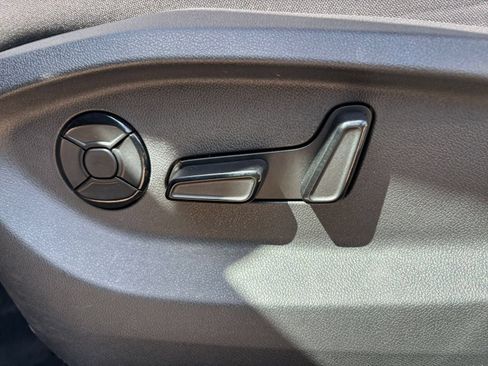 Used 2026 Volkswagen Tiguan SE AWD/4WD image 21