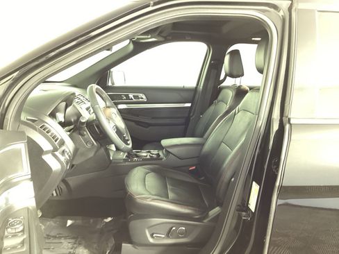 Used 2018 Ford Explorer Sport AWD/4WD image 18