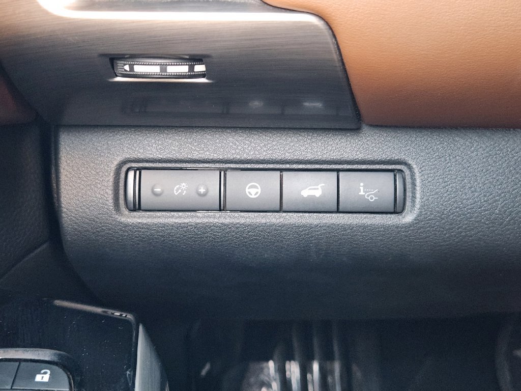 Used 2023 Nissan Pathfinder Platinum AWD/4WD image 21