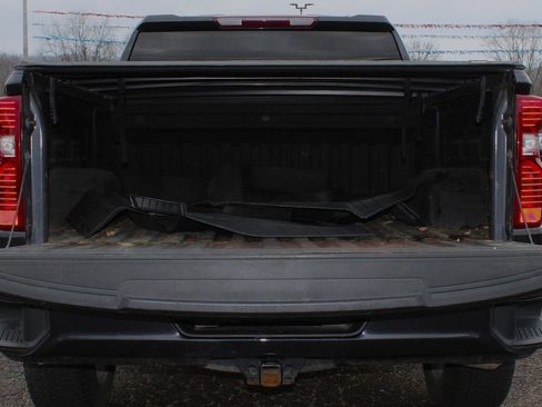 Used 2023 Chevrolet Silverado 1500 Custom image 13