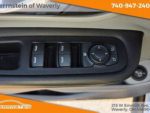 Used 2023 GMC Terrain SLT FWD image 14