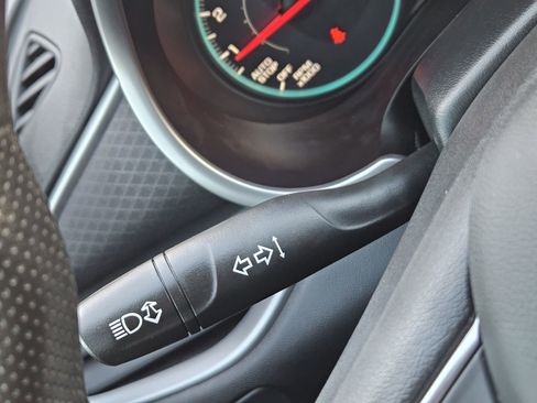 Used 2020 Chevrolet Malibu LS image 25