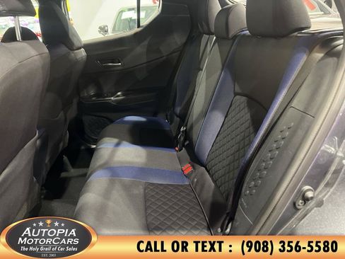Used 2022 Toyota C-HR XLE FWD image 17