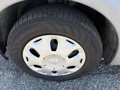 Used 2013 Ford Transit Connect XLT image 11