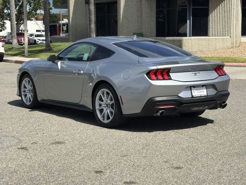 Used 2024 Ford Mustang GT Premium image 4