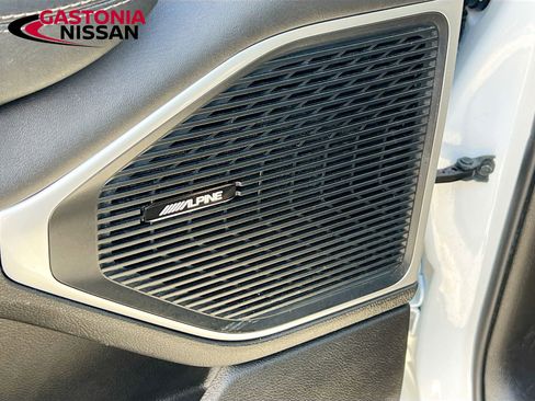 Used 2024 Jeep Wagoneer Series II w/ Flexible Seating Group image 25