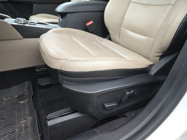 Used 2022 Ford Escape SEL w/ Technology Package FWD image 23