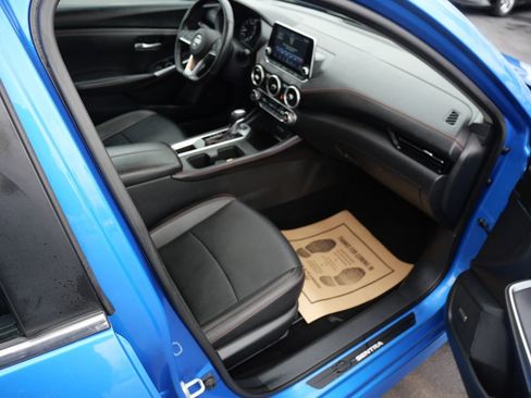 Used 2021 Nissan Sentra SR w/ SR Premium Package image 27