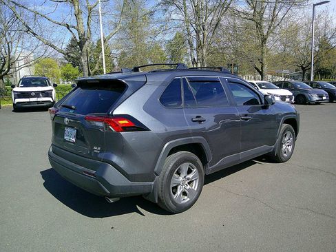 Used 2024 Toyota RAV4 XLE w/ Convenience Package image 5