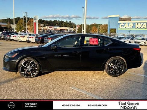 Certified 2023 Nissan Altima 2.5 SR image 17