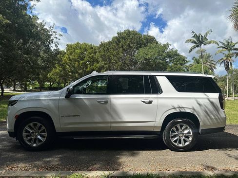 Used 2024 Chevrolet Suburban Premier AWD/4WD image 4