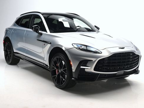 Used 2026 Aston Martin DBX S image 3