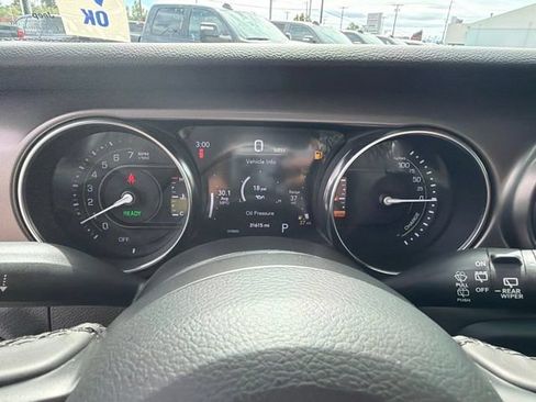 Used 2023 Jeep Wrangler Unlimited w/ Cold Weather Group AWD/4WD image 24
