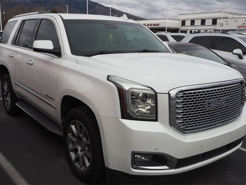 Used 2016 GMC Yukon Denali image 2