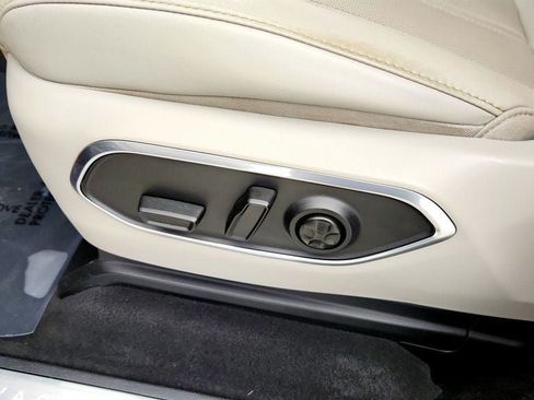 Used 2023 Jeep Wagoneer Series II w/ Rear Seat Video Group 1 AWD/4WD image 11