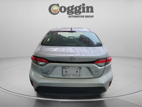 Used 2024 Toyota Corolla LE image 3