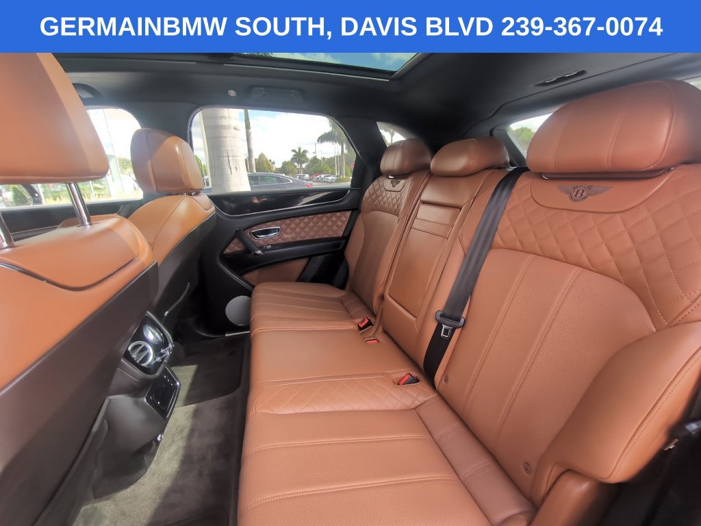 Used 2017 Bentley Bentayga AWD/4WD image 39