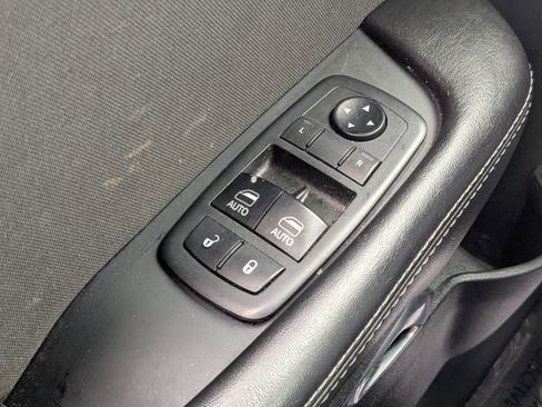 Used 2018 Dodge Challenger SXT w/ Blacktop Package image 20