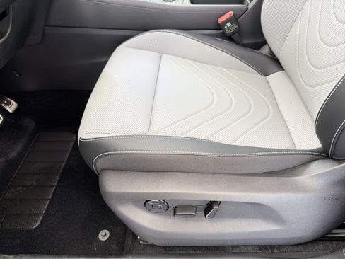 New 2026 Volkswagen Tiguan SE R-Line image 14