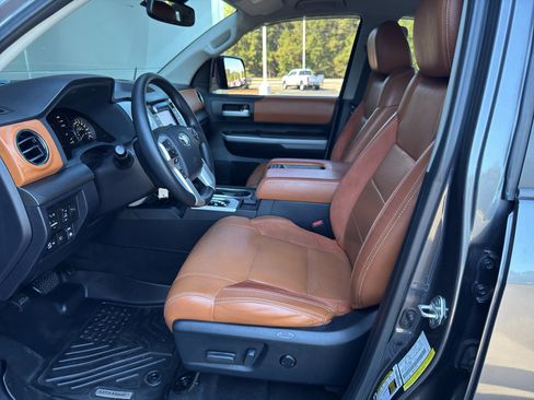 Used 2018 Toyota Tundra SR5 image 12