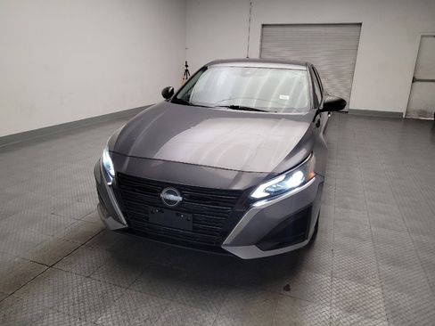 Used 2024 Nissan Altima 2.5 SV FWD image 15