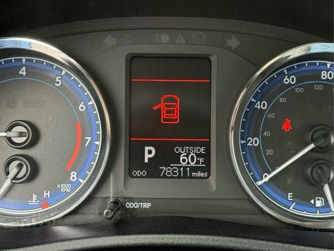 Used 2019 Toyota Corolla LE FWD image 29