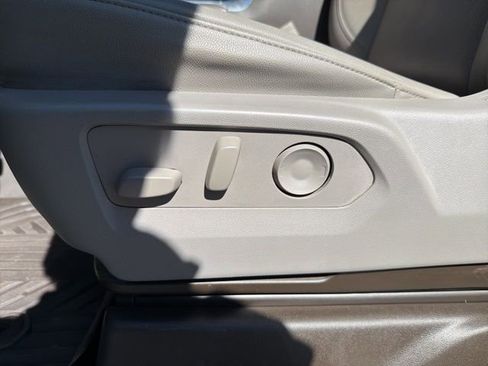 Used 2025 Chevrolet Silverado 1500 LTZ image 11