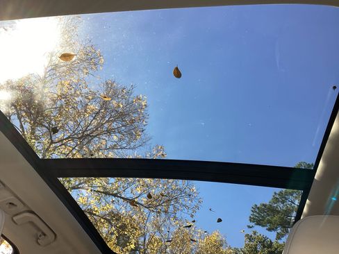 Certified 2021 Volvo XC60 T8 Inscription Expression w/ Climate Package image 28