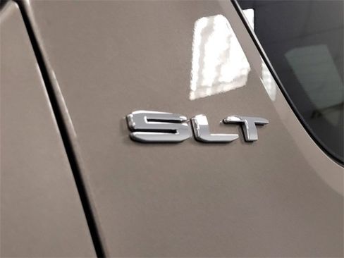 Used 2023 GMC Acadia SLT w/ Technology Package image 6