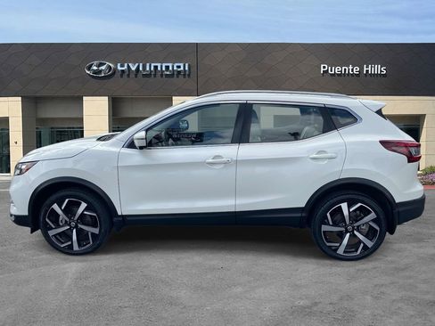 Used 2022 Nissan Rogue Sport SL image 3