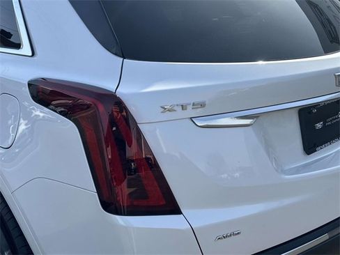 Certified 2022 Cadillac XT5 Premium Luxury image 9