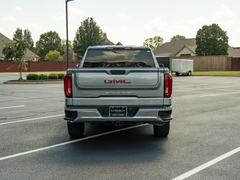 Used 2025 GMC Sierra 1500 SLT AWD/4WD image 7