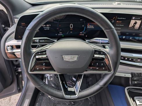 Used 2024 Cadillac Lyriq Luxury AWD/4WD image 16
