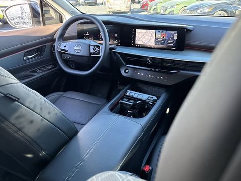 Used 2025 Nissan Murano Platinum image 25