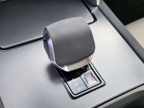 Certified 2024 Land Rover Discovery Sport S image 22