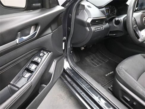 Used 2021 Nissan Altima 2.5 SV image 14
