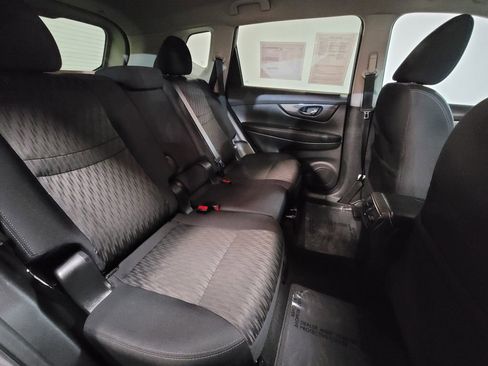 Used 2019 Nissan Rogue SV w/ Premium Package image 8